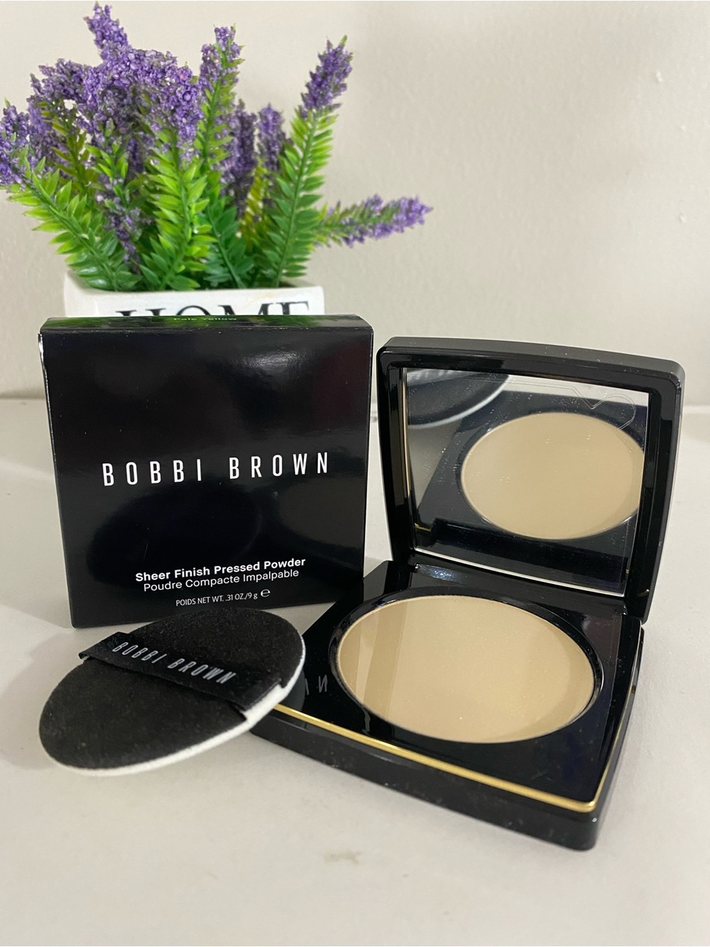 Pale Yellow~ Bobbi Brown Sheer Finish Pressed Powder, Full Size, 0.31 OZ / 9g